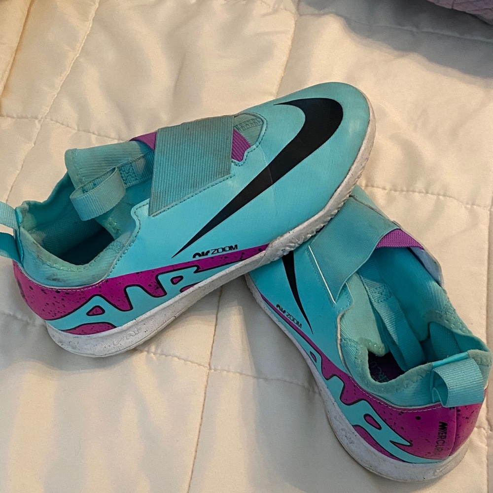Nike Kids Air Zoom turf sneakers - Aqua and Magenta
